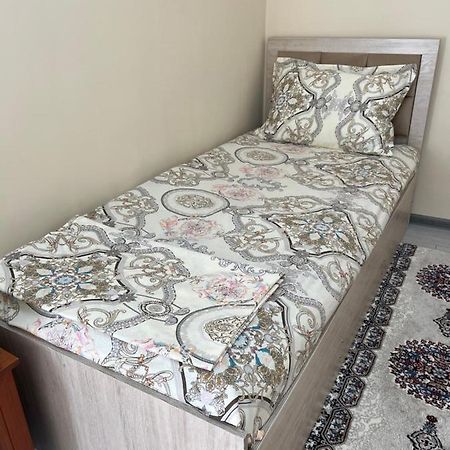In Center Of Bukhara Family Guest House Mirg'Iyos Exterior photo