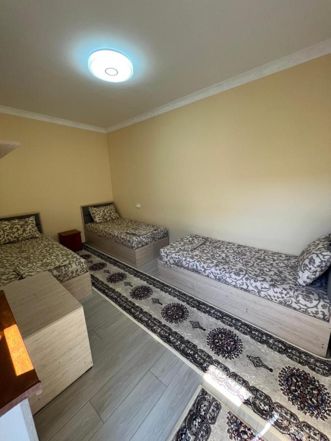 In Center Of Bukhara Family Guest House Mirg'Iyos Exterior photo