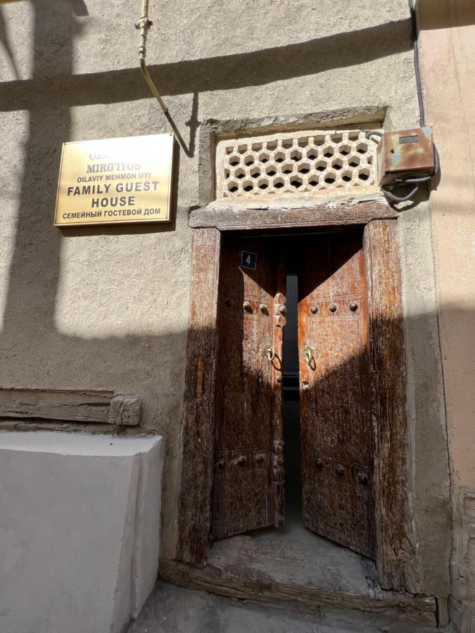 In Center Of Bukhara Family Guest House Mirg'Iyos Exterior photo