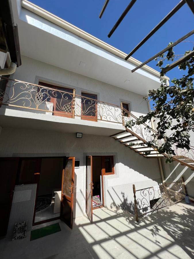 In Center Of Bukhara Family Guest House Mirg'Iyos Exterior photo