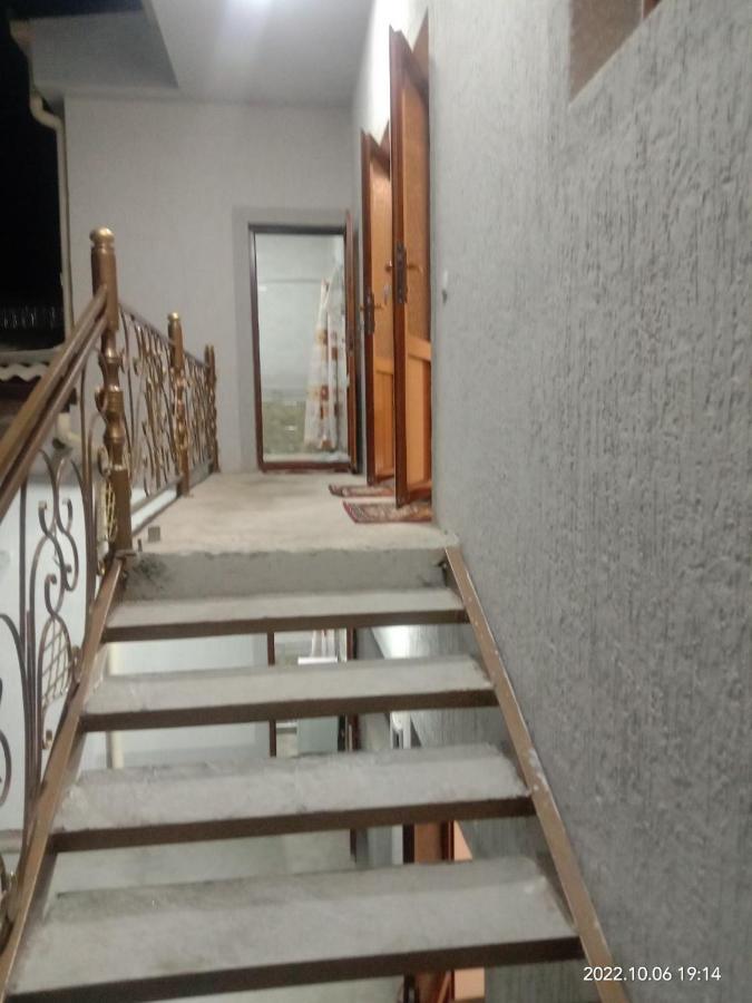 In Center Of Bukhara Family Guest House Mirg'Iyos Exterior photo