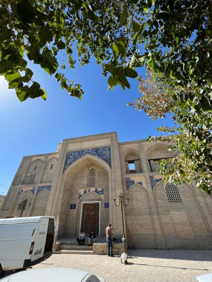In Center Of Bukhara Family Guest House Mirg'Iyos Exterior photo